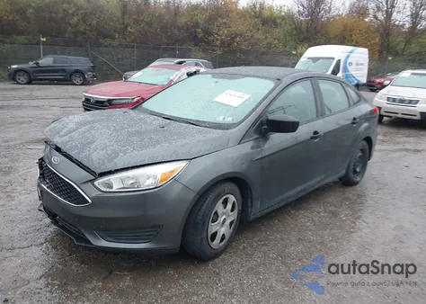 2017 Ford Focus S из США, поврежденный, VIN 1FADP3E2XHL256073